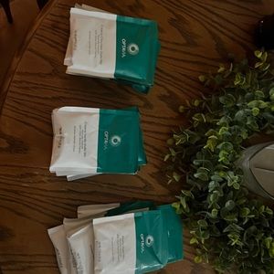 21 Optavia shakes, plus extra free 7 vanilla shakes , 28 total